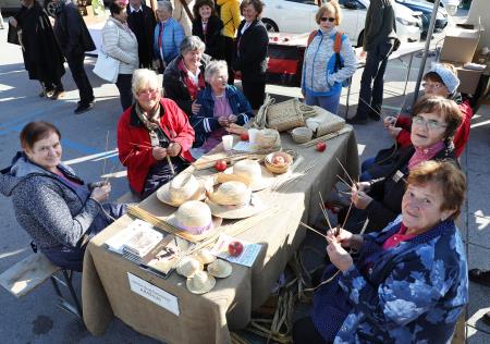 Pridne roke lukovških pletilj slame